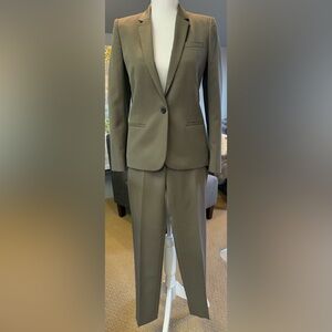 TOPSHOP Woman's Khaki Green Suit Coat & Pants size 4